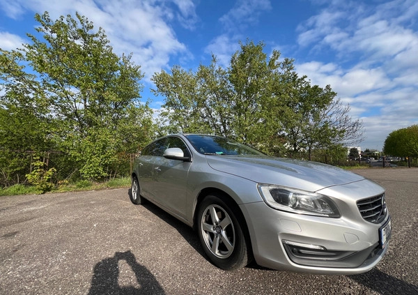 Volvo V60 cena 49900 przebieg: 235423, rok produkcji 2016 z Swarzędz małe 67